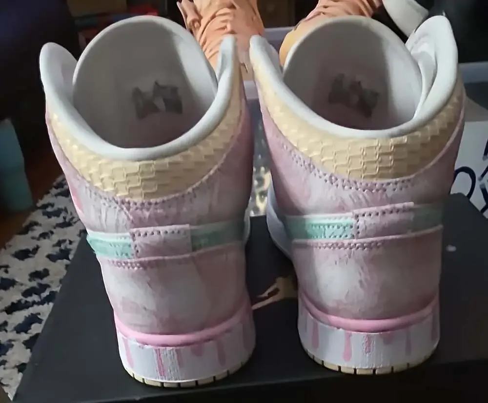 Nike Air Jordan 1 Mid SE Size 6.5Y Paint Drip Ice Cream